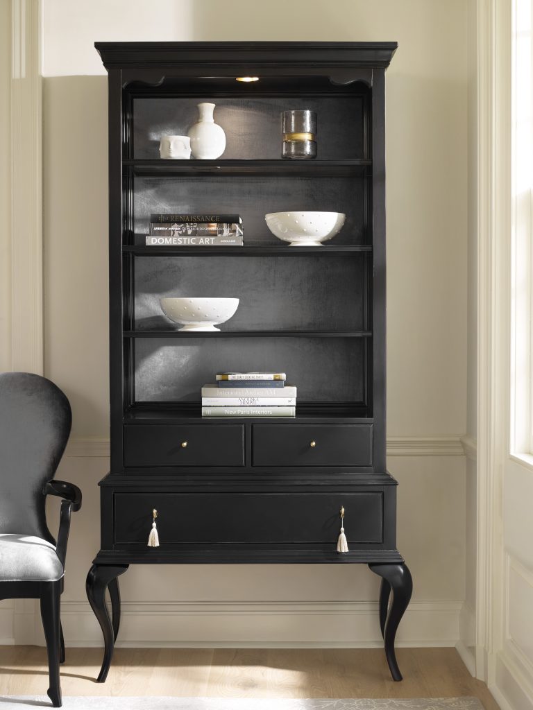 Make wise use of vertical space with this 1586-75906-BLK1 Twin Peak Display Cabinet
